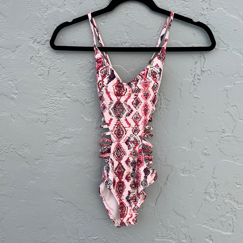 One piece swim suit